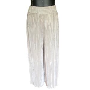 boohoo mini-pleats wide leg pant in cream tan Size 10
